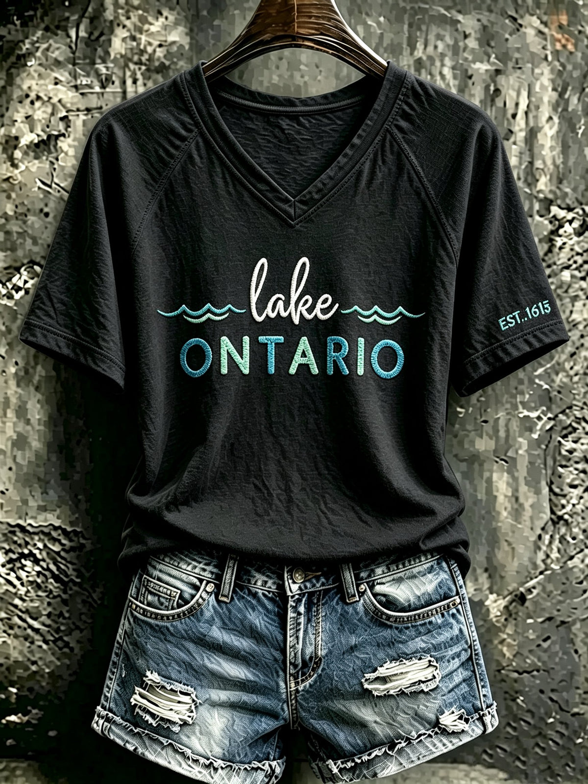 Women's Casual Short-Sleeve T-Shirt with "Lake Ontario" Print